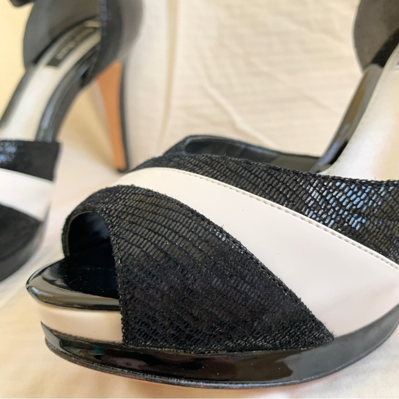 White House Black Market 'Tosha' peep-toe ankle strap platform heels 8 like new - Picture 5 of 16
